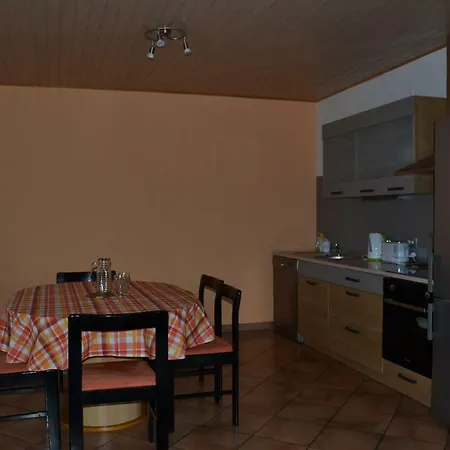 Apartma Eyga Apartment *